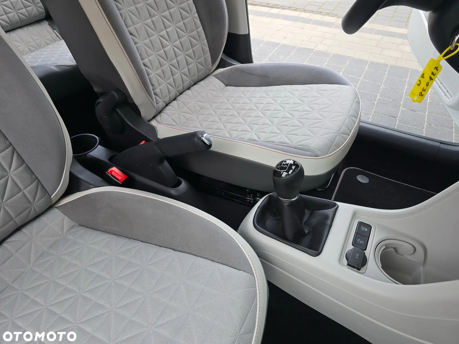 Volkswagen up! 1.0 beats - 22