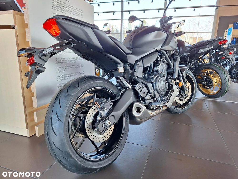 Yamaha MT - 8
