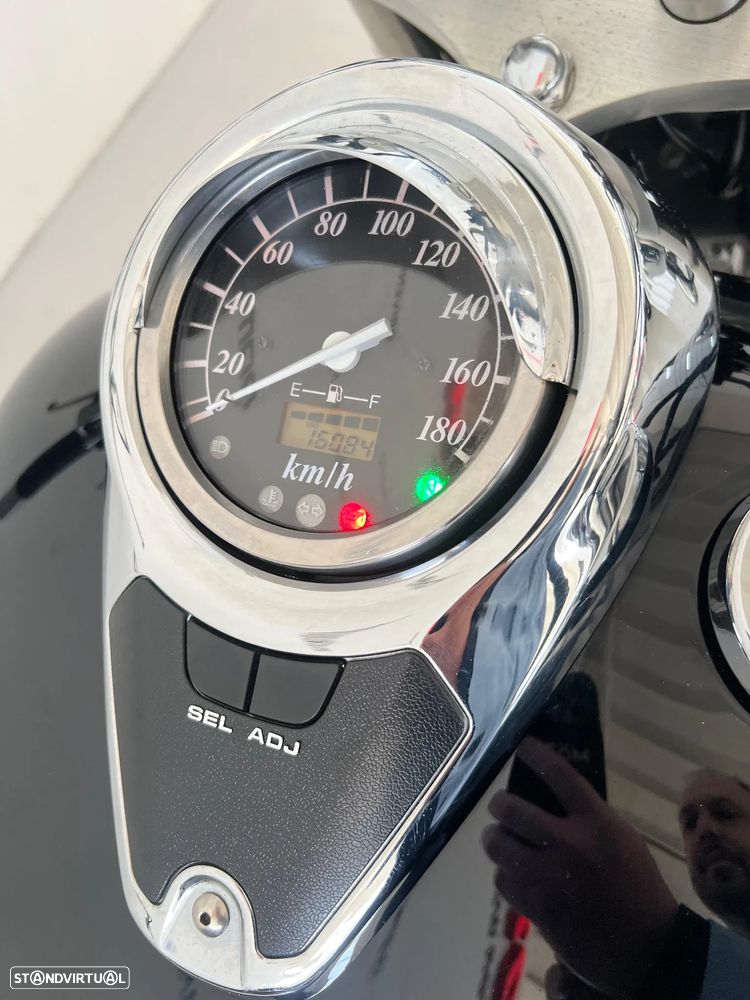 Suzuki Intruder 800 - 9