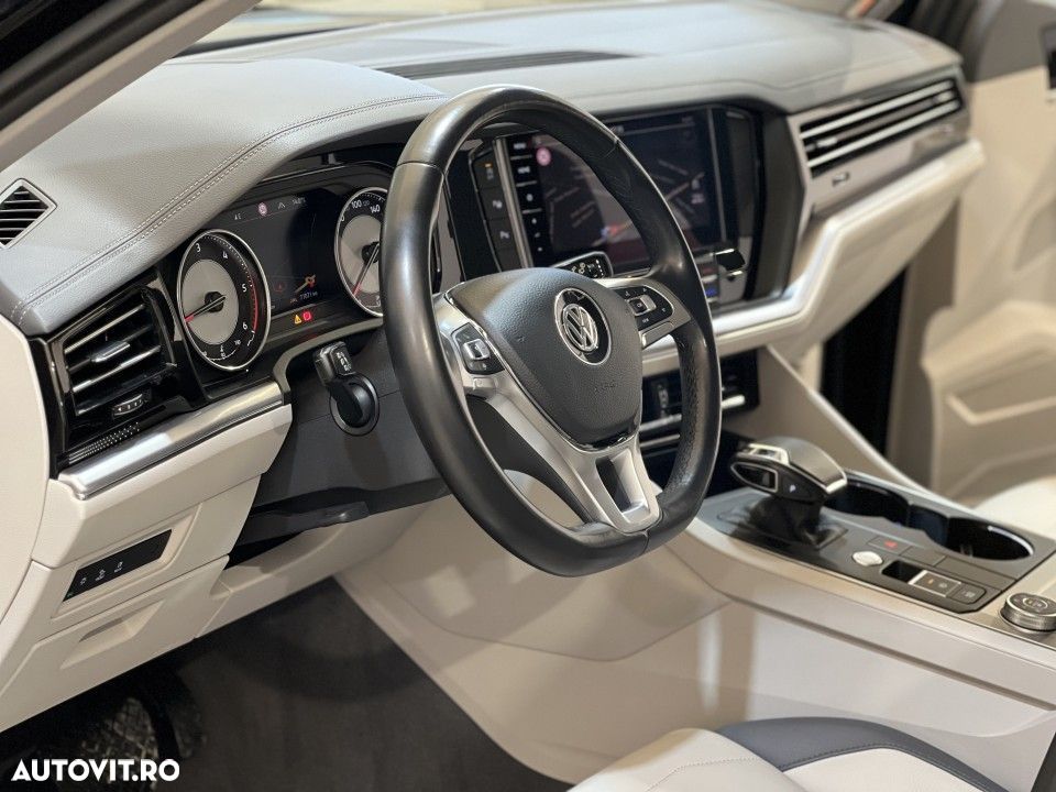 Volkswagen Touareg - 4