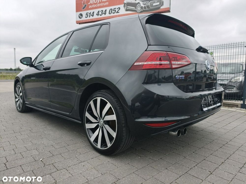 Volkswagen Golf - 17