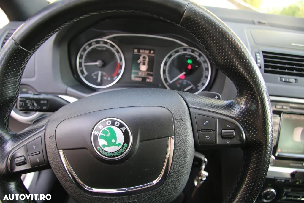 Skoda Octavia 2.0 TDI CR DPF DSG RS - 14