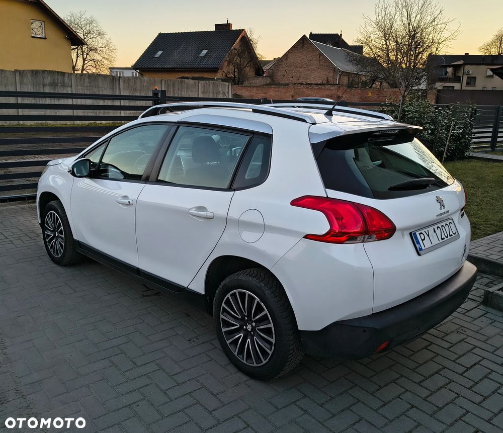 Peugeot 2008 1.2 Pure Tech Style EU6 - 3