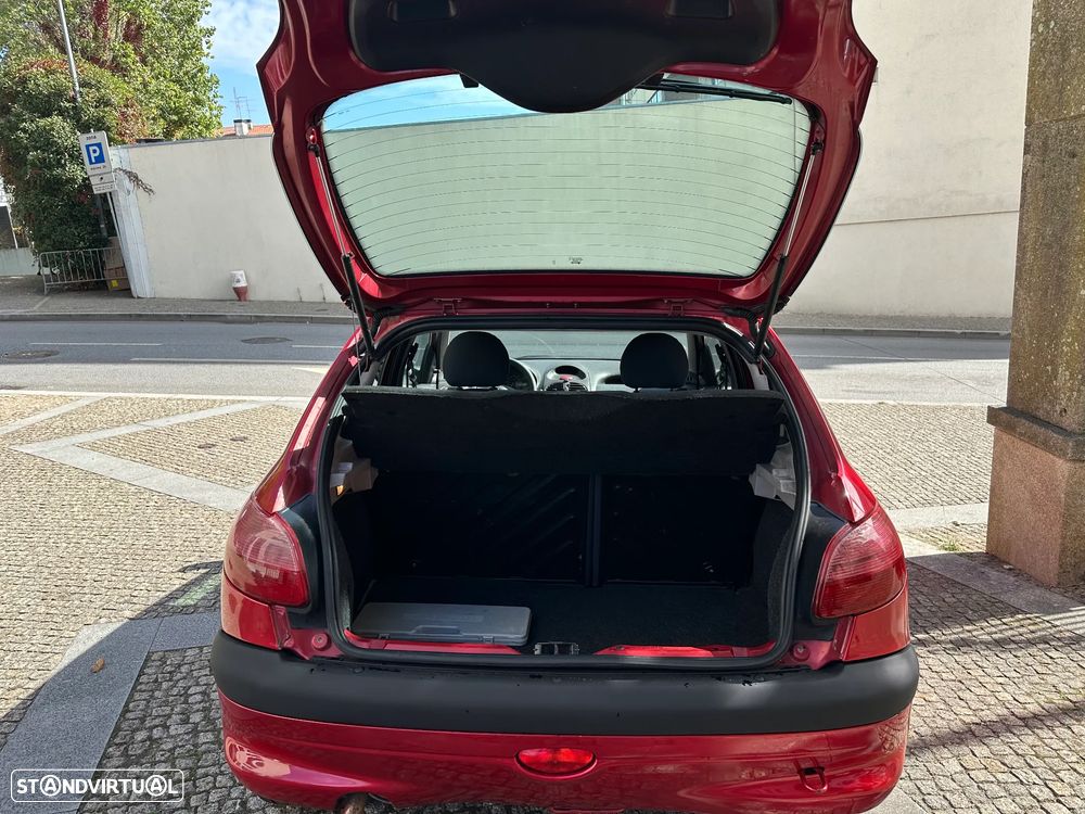 Peugeot 206 1.1 Color Line - 24