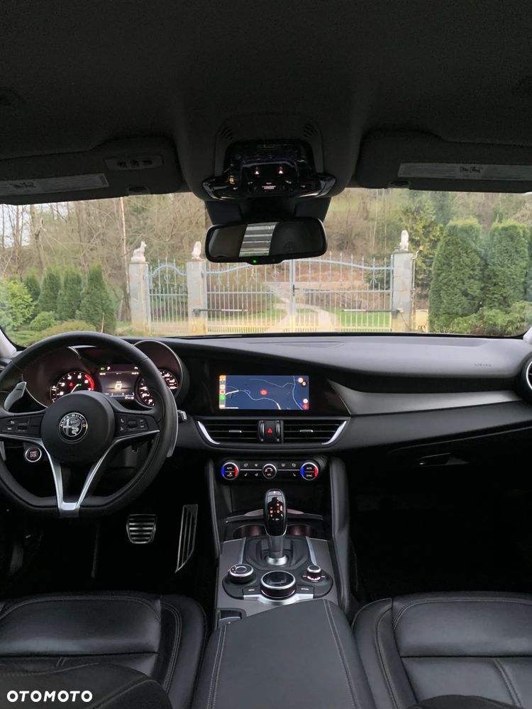 Alfa Romeo Giulia - 19