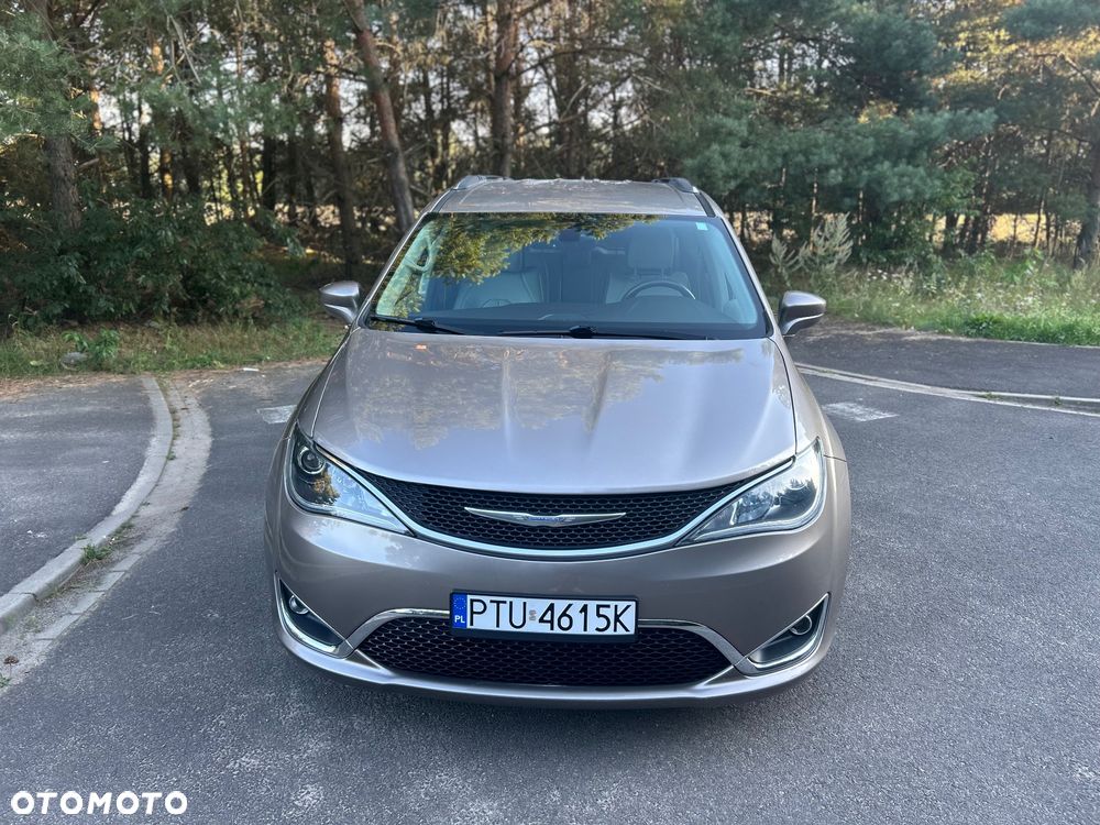 Chrysler Pacifica - 5