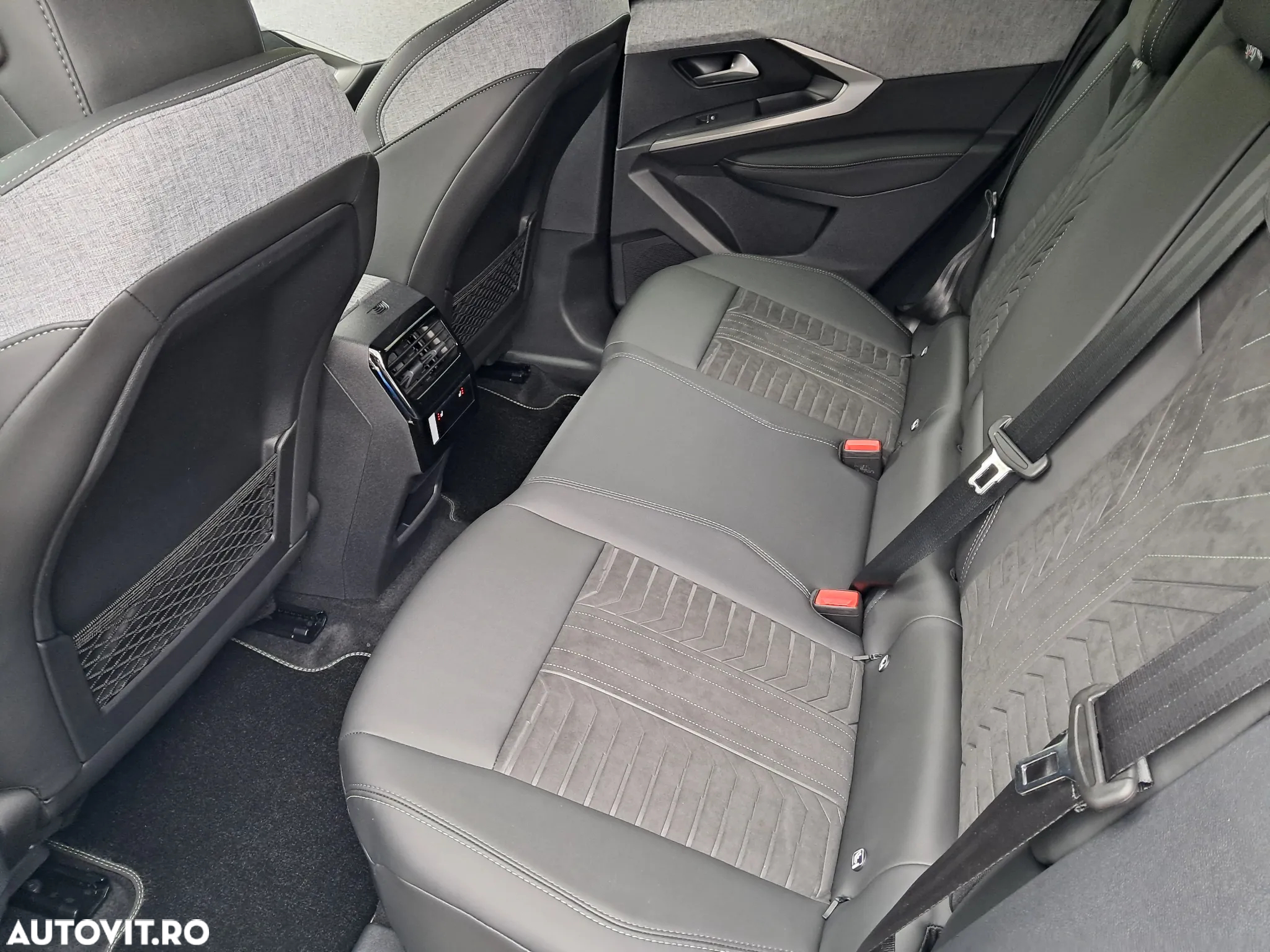 Peugeot 3008 Hybrid 145 e-DSC6 GT - 22