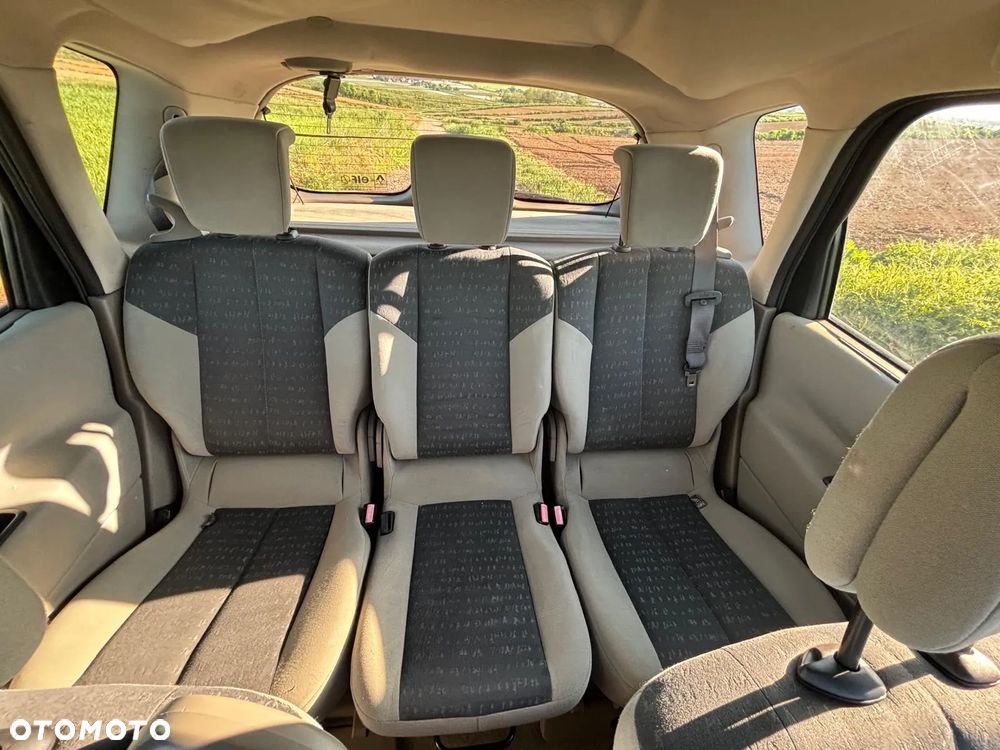 Renault Scenic 1.9 dCi FAP Avantage - 19