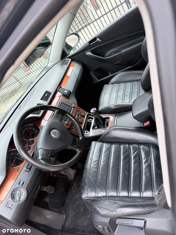 Volkswagen Passat 2.0 TDI Highline - 9