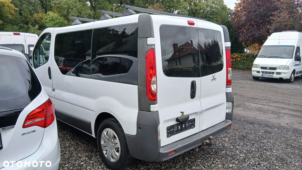 Opel Vivaro 2011 photo 4