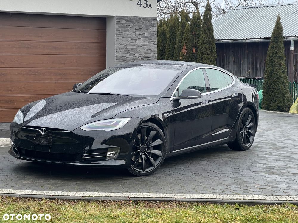 Tesla Model S - 21