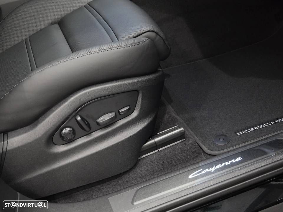 Porsche Cayenne E-Hybrid Black Edition - 30