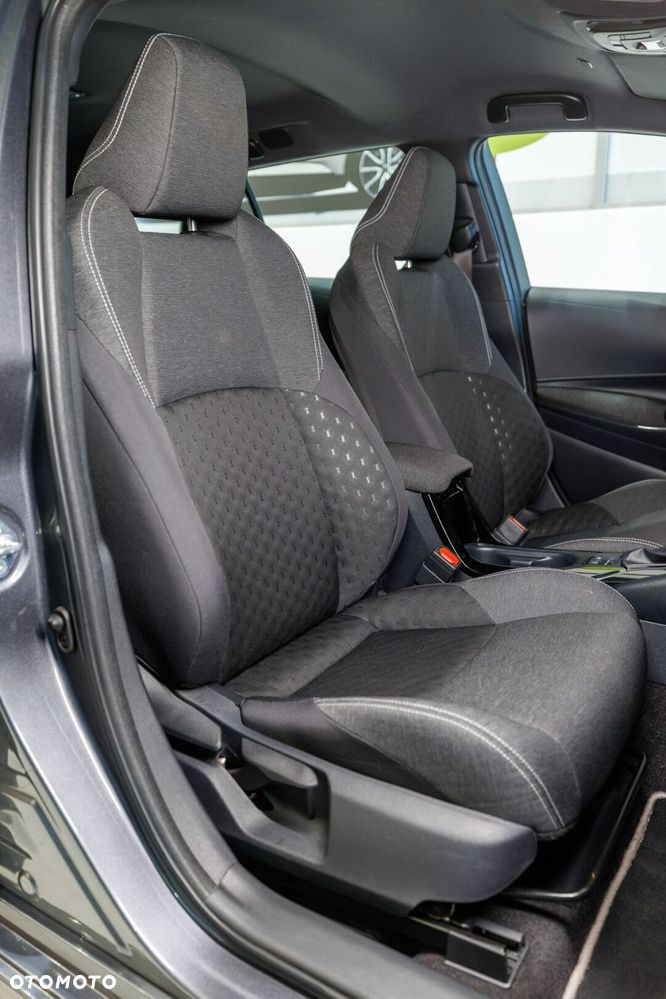 Toyota Corolla 1.8 Hybrid Comfort - 17