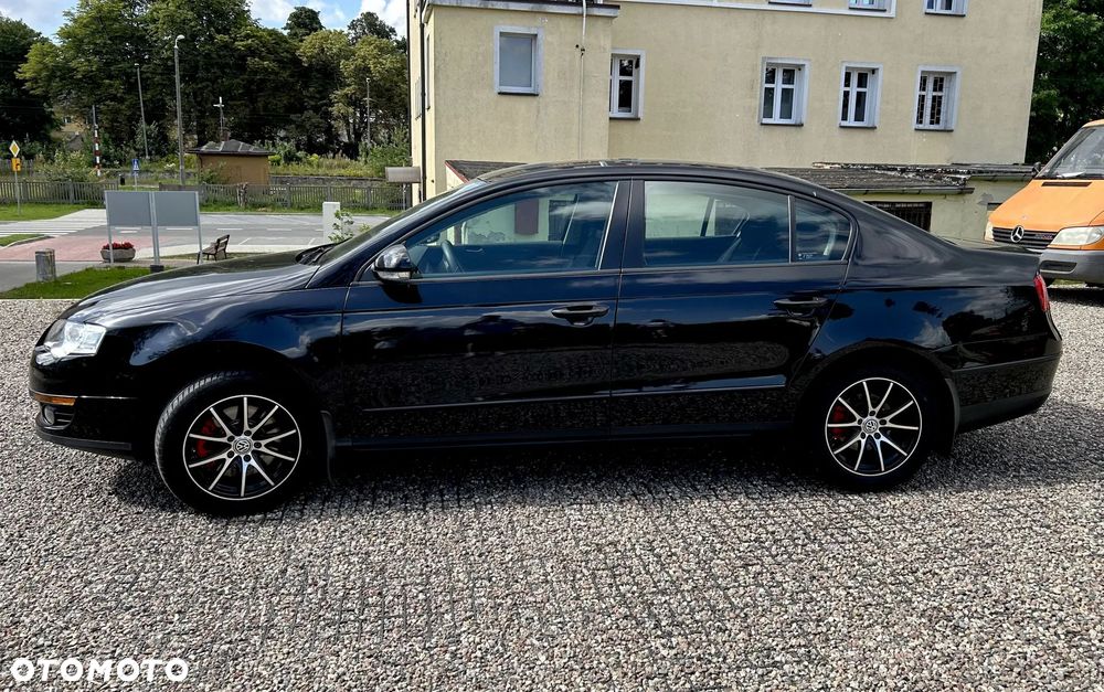 Volkswagen Passat - 4