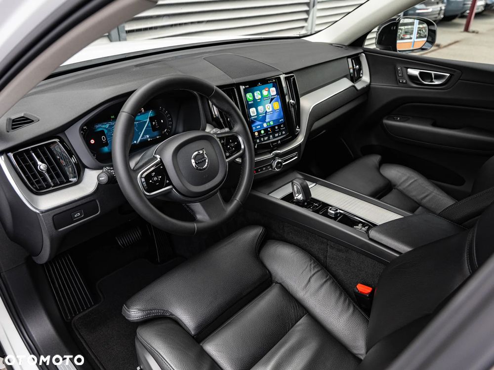 Volvo XC 60 B4 B Plus Dark - 22