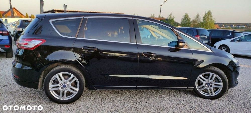 Ford S-Max - 16
