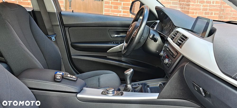 BMW Seria 3 316i Sport Line - 17
