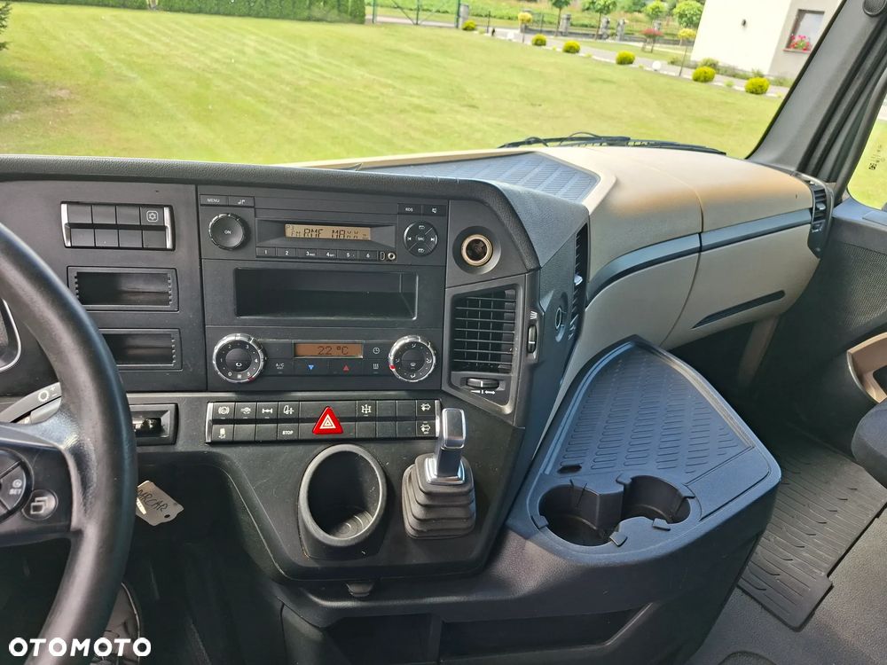 Mercedes-Benz Actros - 14