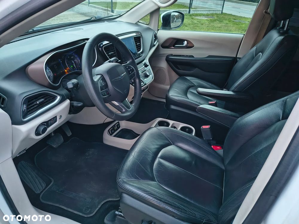 Chrysler Pacifica - 19