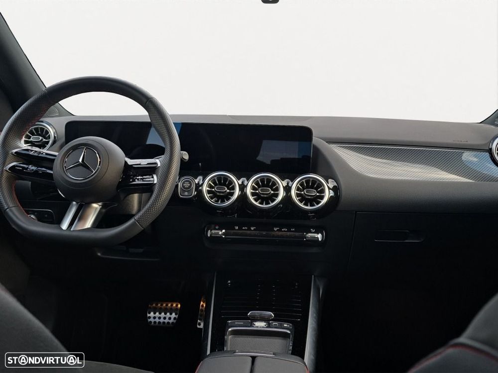 Mercedes-Benz GLA 200 - 10