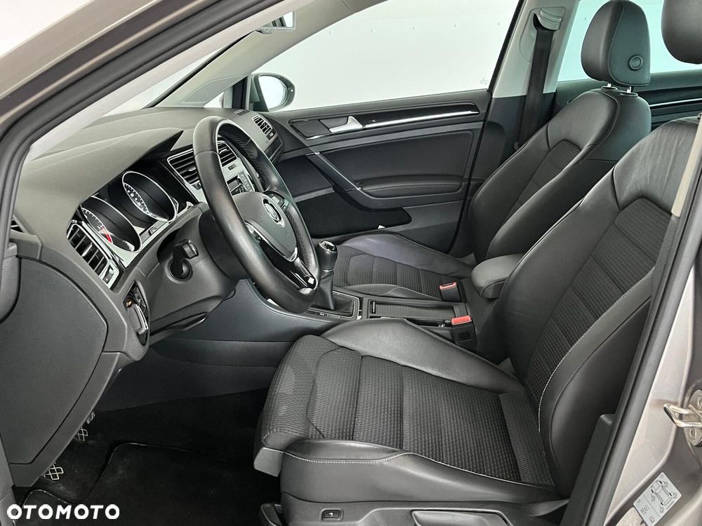 Volkswagen Golf 1.6 TDI Highline - 19