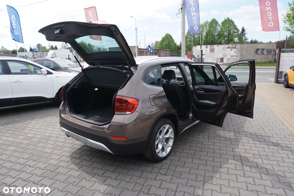 BMW X1 xDrive18d Sport Line - 12