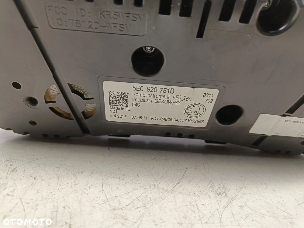 Licznik Zegary Skoda Octavia 3 lift III FL Diesel Europa 5E0920751D - 13