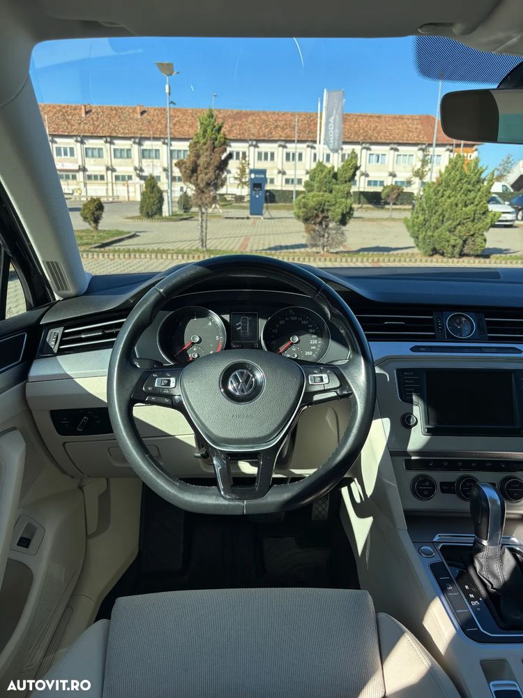 Volkswagen Passat - 17