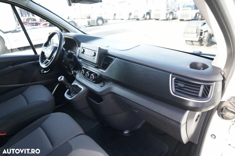 Renault TRAFIC III / AUTOBUS / 9 LOCURI / 90.000 KM / PRIMUL PROPRIETAR / SHOWROOM POLONESE / 2022 / - 32