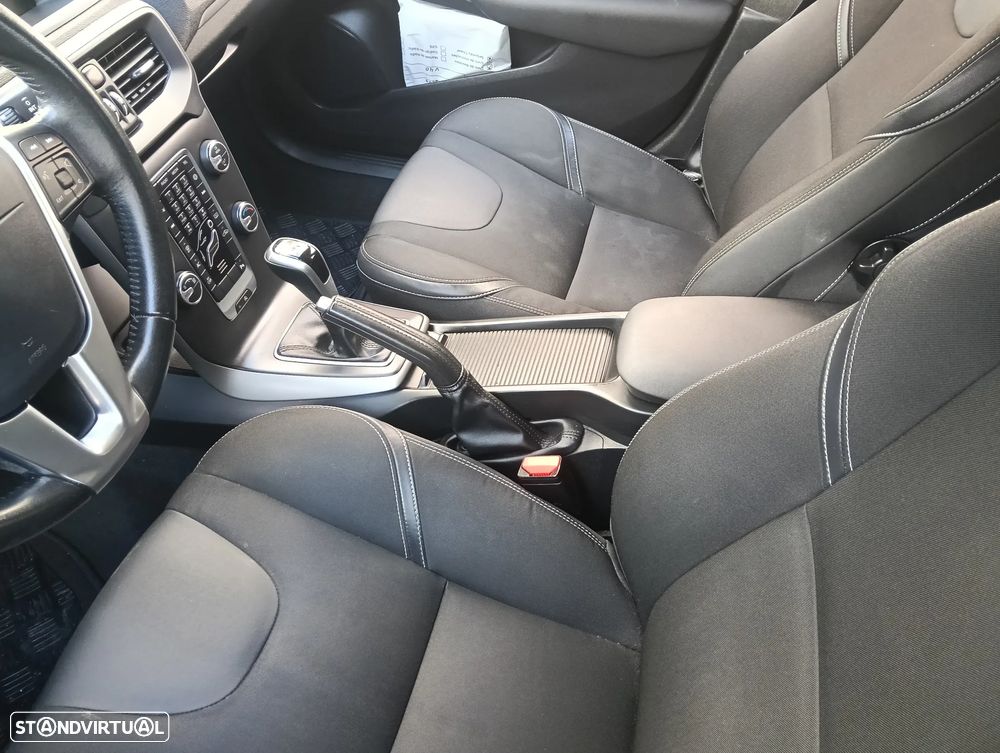 Volvo V40 2.0 D2 Momentum Eco - 9