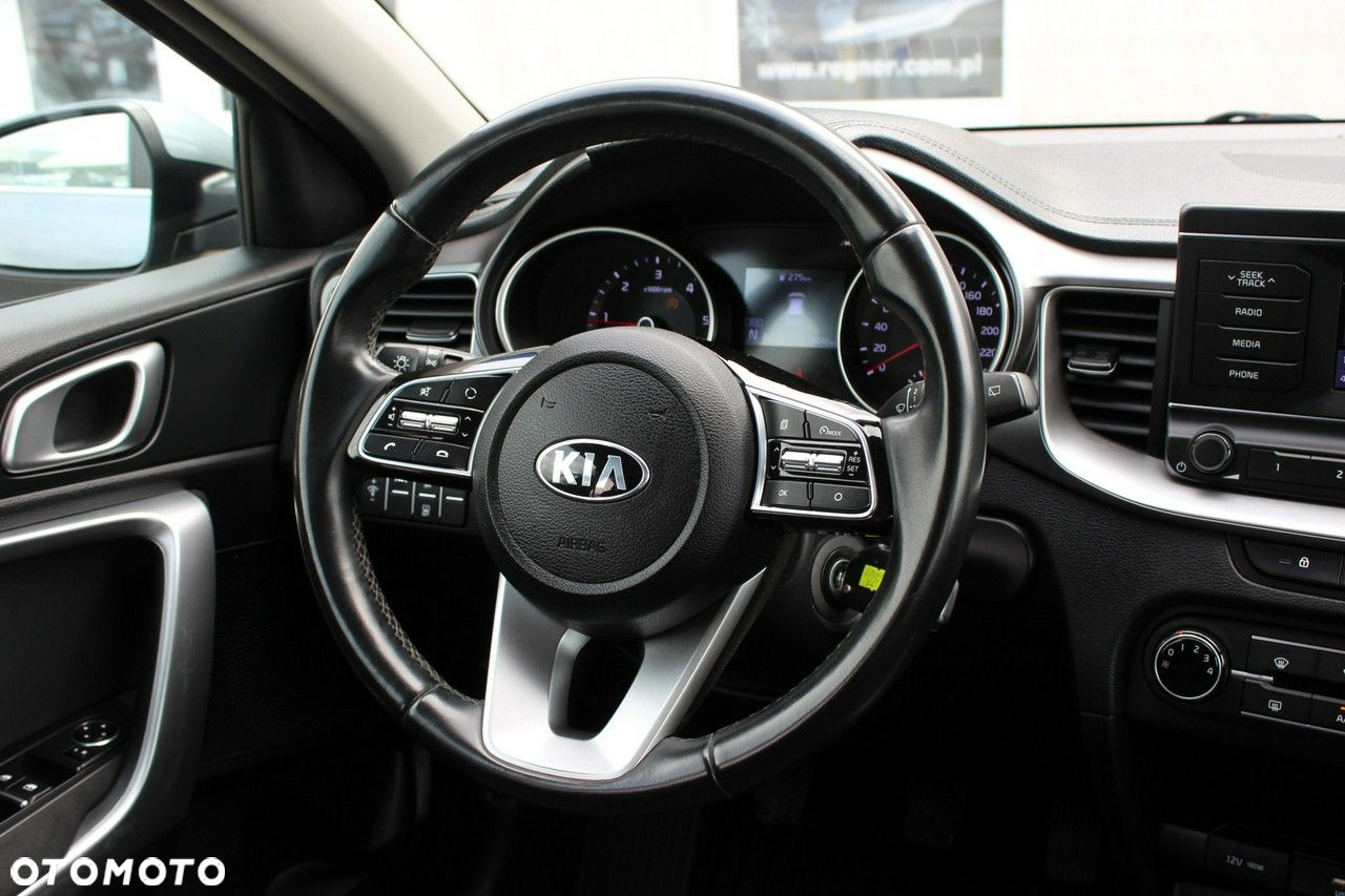Kia Ceed - 28