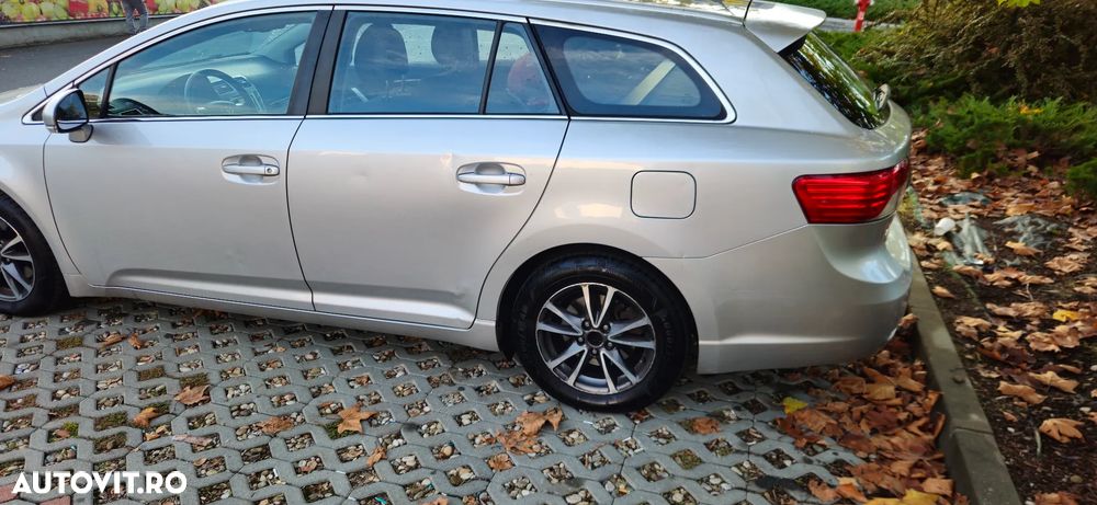 Toyota Avensis 1.8 Executive - 6