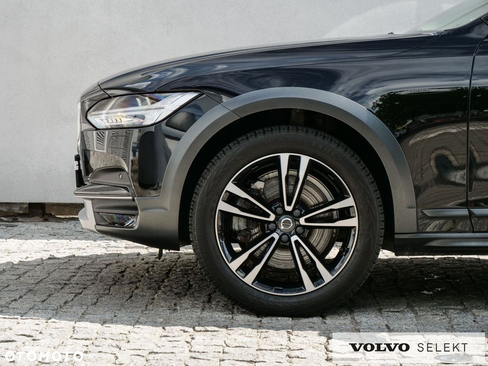Volvo V90 Cross Country - 12