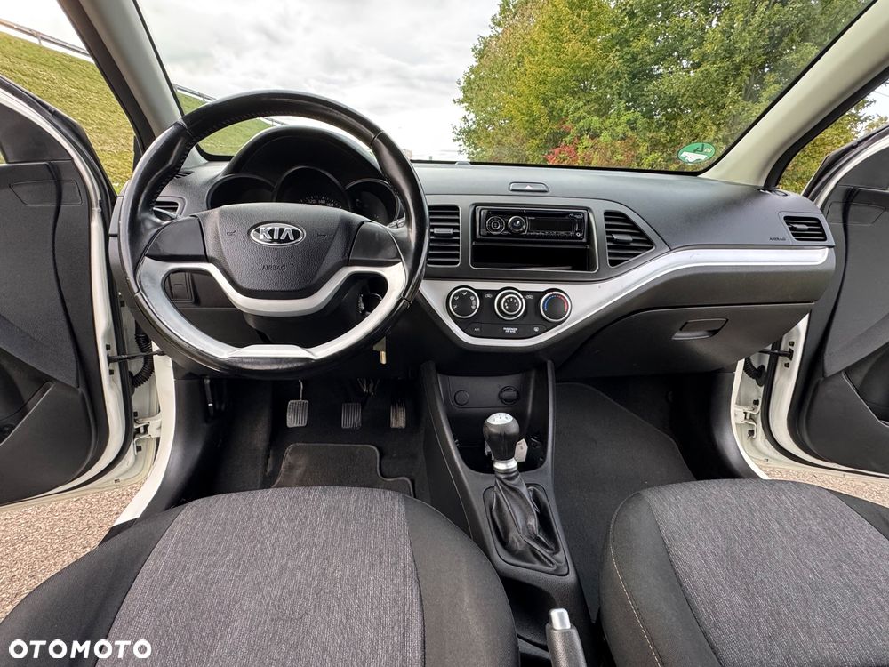 Kia Picanto 1.0 Fifa World Cup Edition - 33