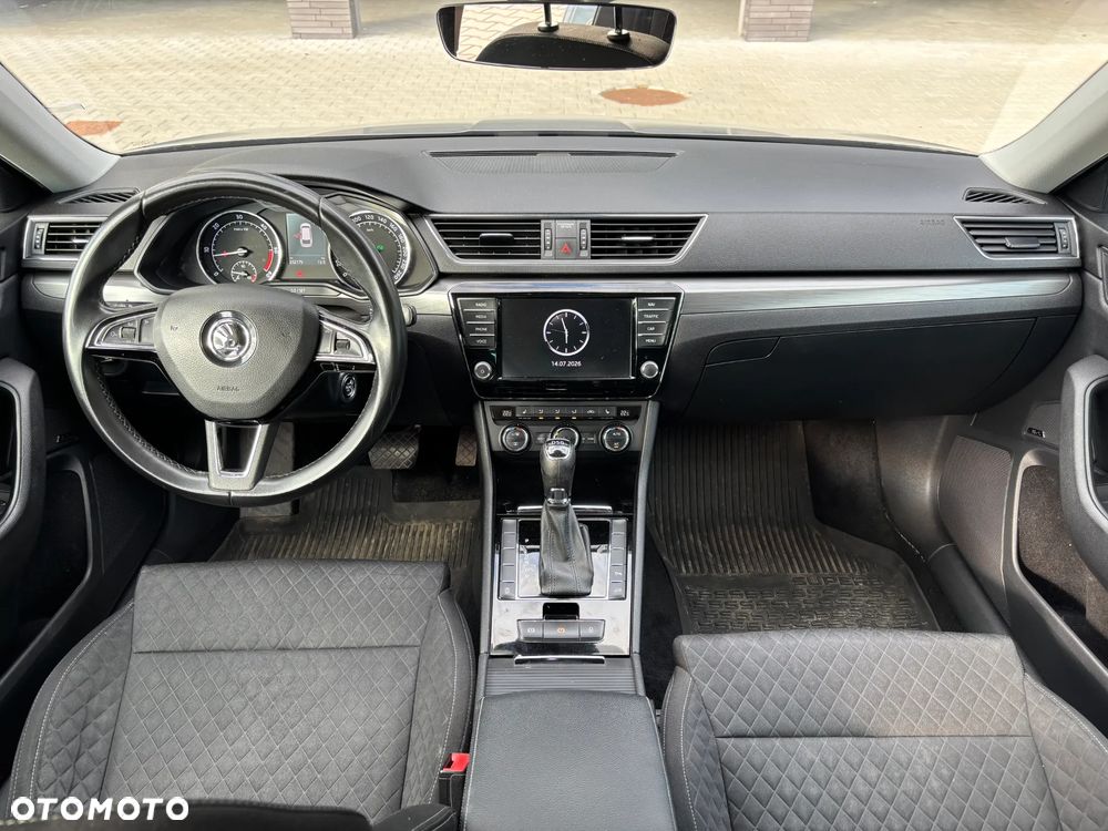 Skoda Superb 2.0 TDI Style DSG - 14