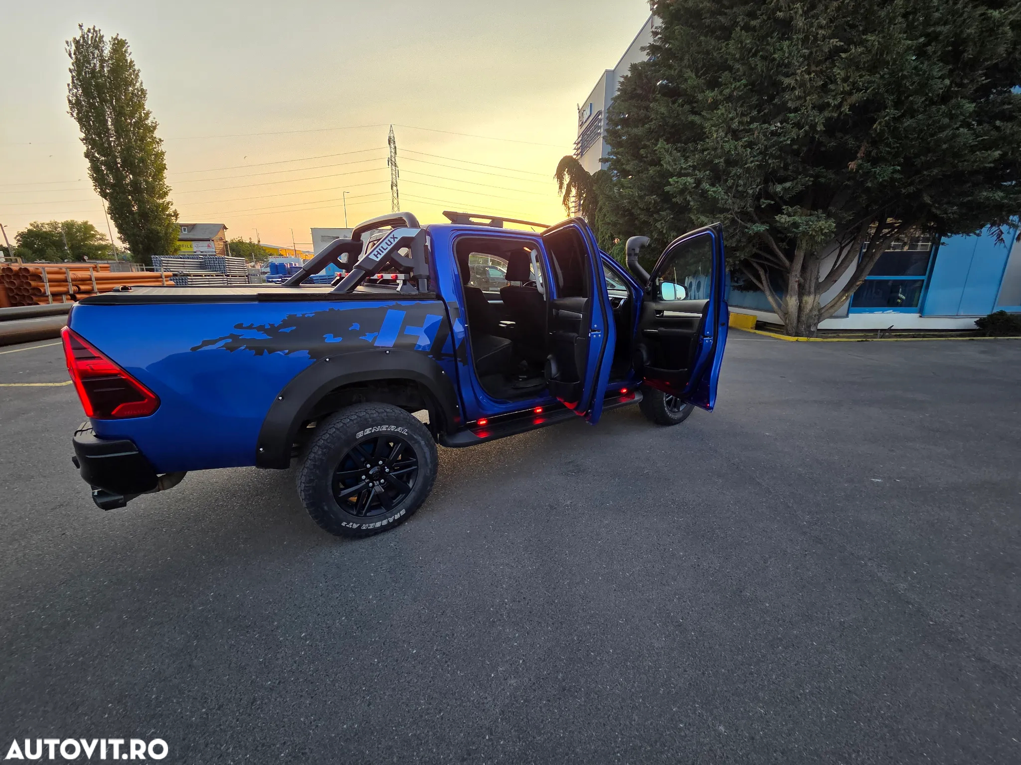 Toyota Hilux 4x4 Double Cab A/T Invincible - 19