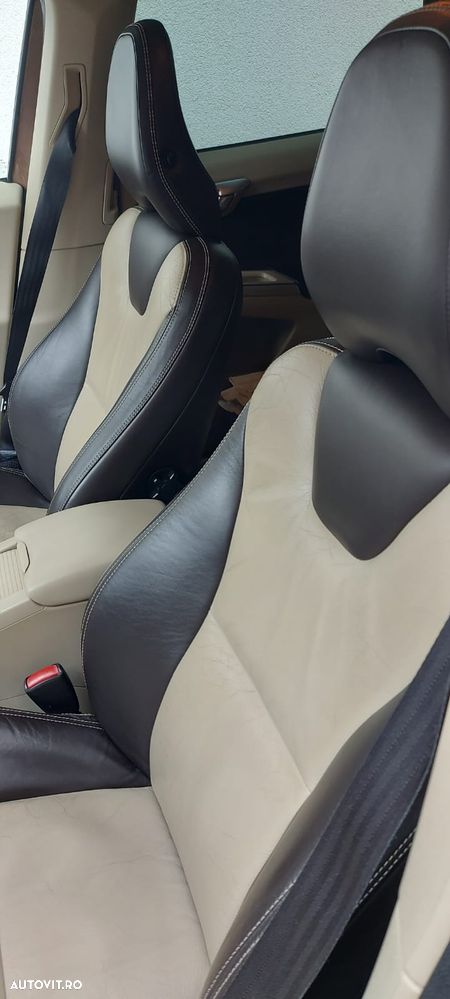 Volvo XC 60 2.4D AWD Base - 8