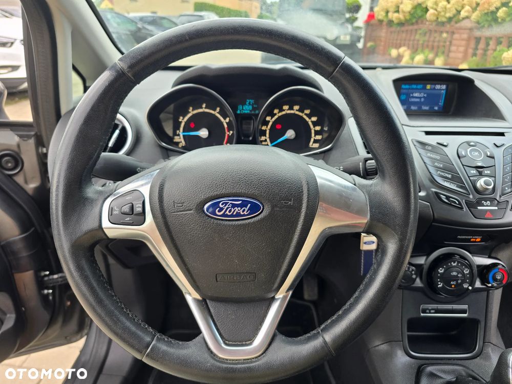 Ford Fiesta - 25