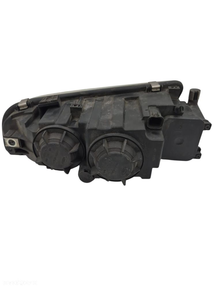 HALOGEN PRZECIWMGIELNY PRAWY MAN TGX - 2