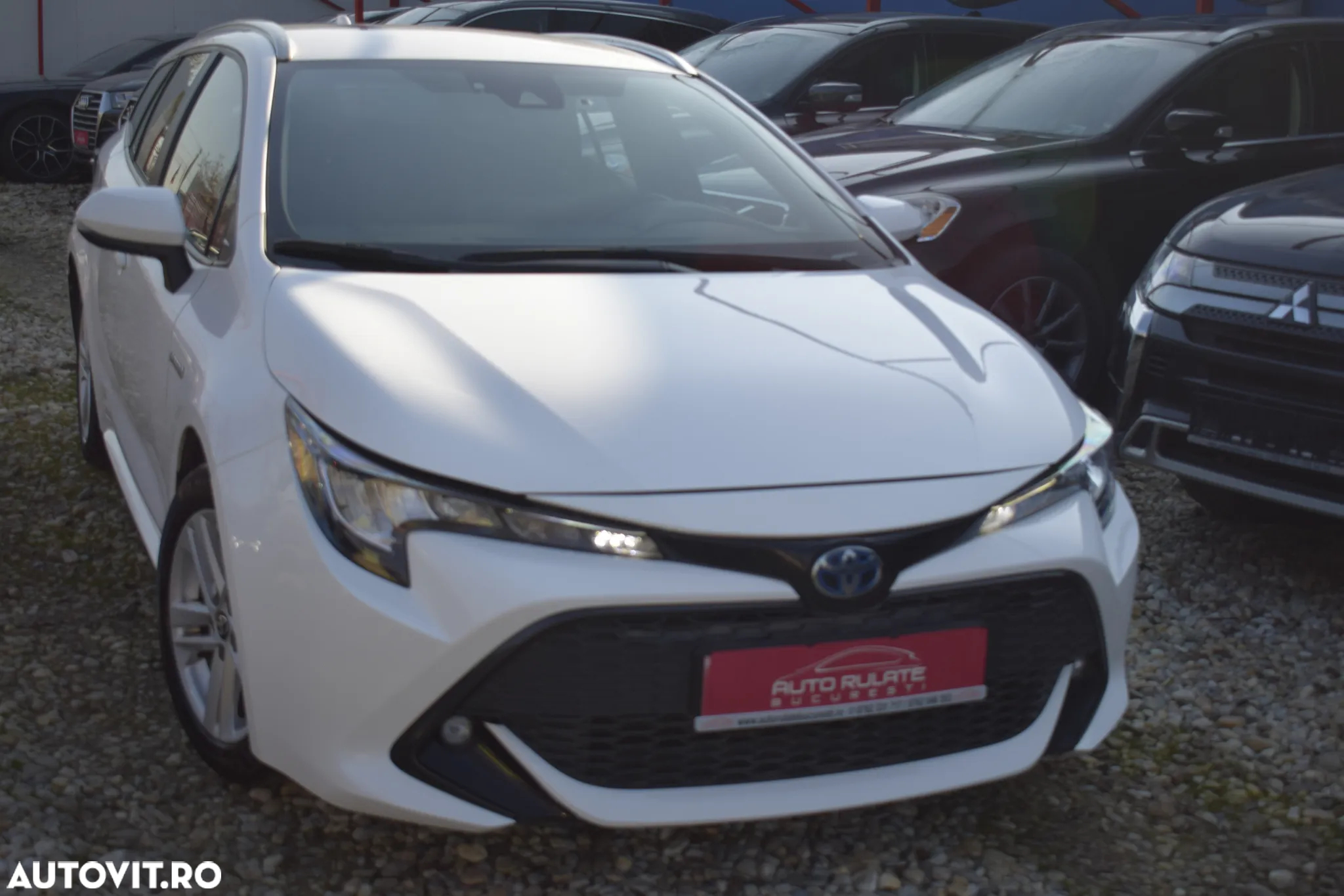Toyota Corolla 1.8 Hybrid Business Edition - 2