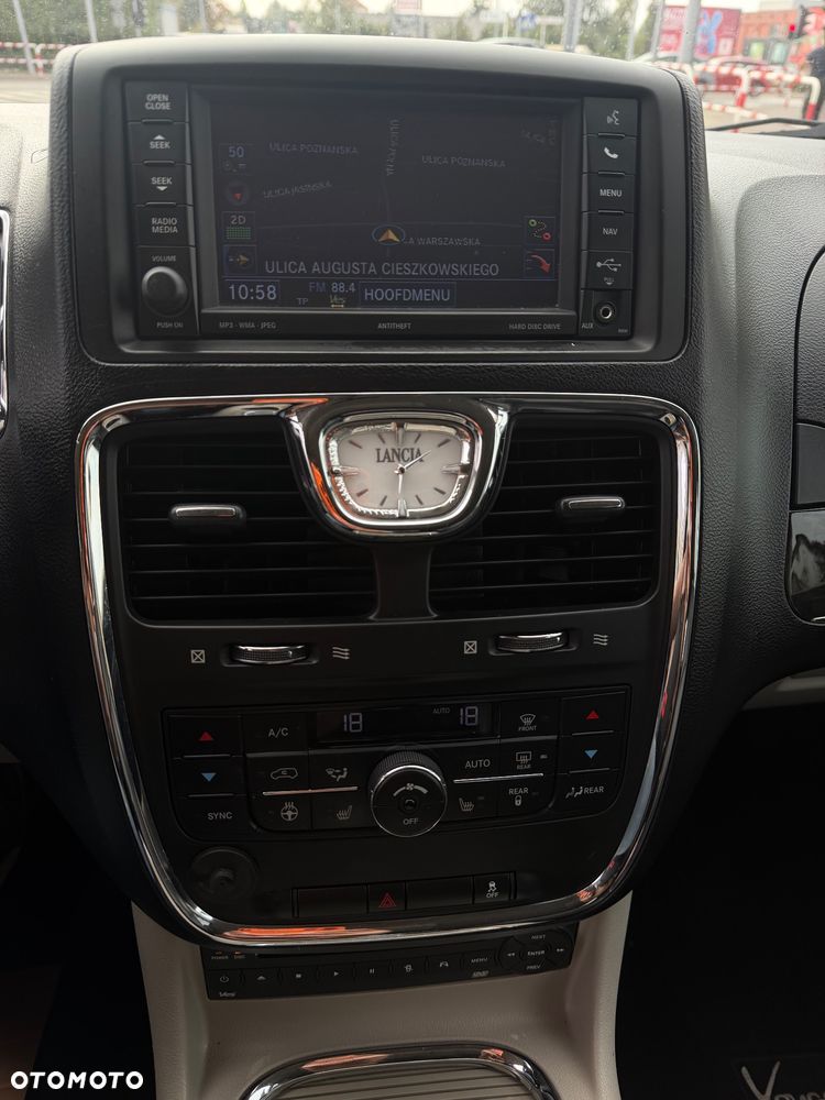 Lancia Voyager 3.6 Silver Euro6 - 29