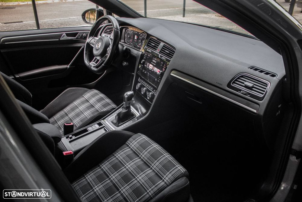 VW Golf GTD 2.0 TDI SCR DSG - 29