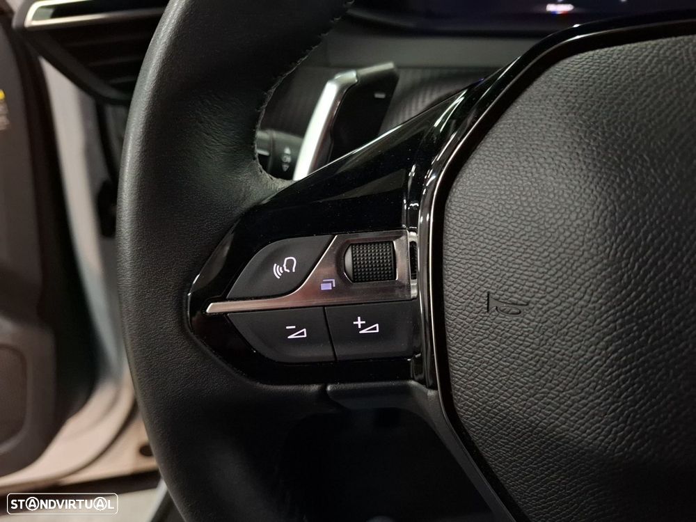 Peugeot 2008 1.2 Hybrid Allure e-DCS6 - 18