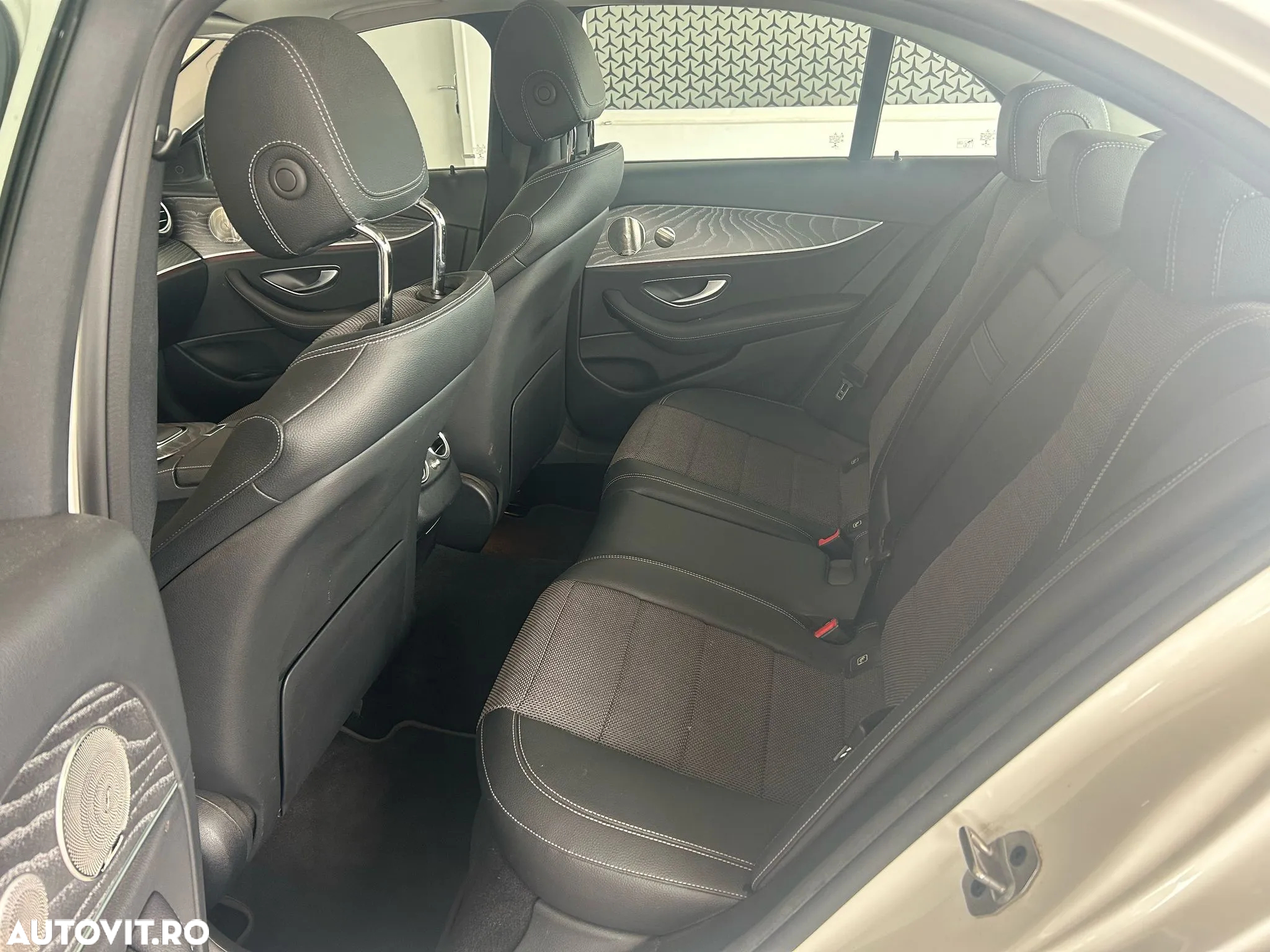 Mercedes-Benz E 300 de 4Matic 9G-TRONIC Avantgarde - 9