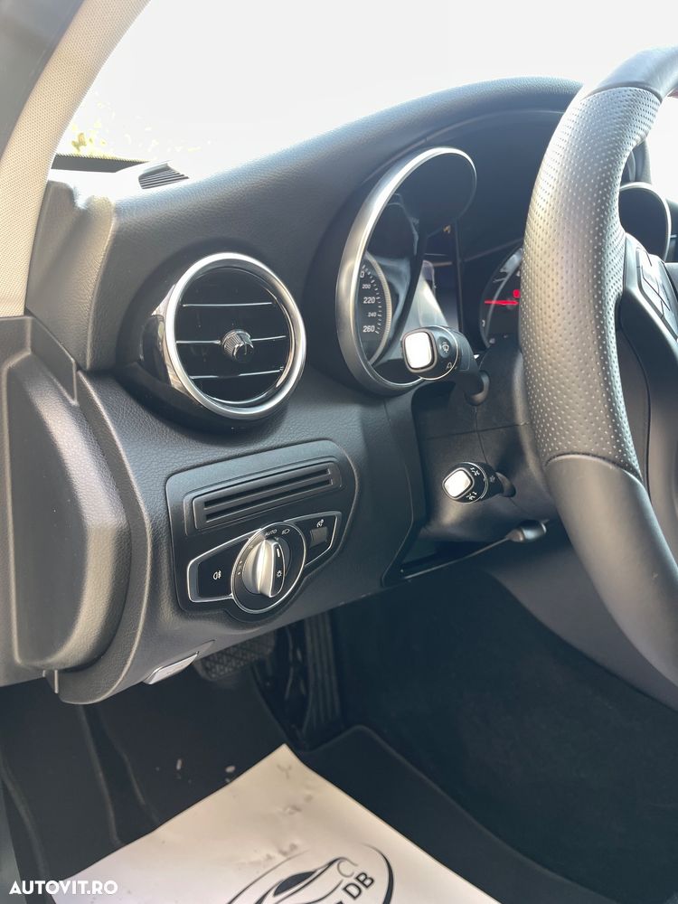 Mercedes-Benz C - 32