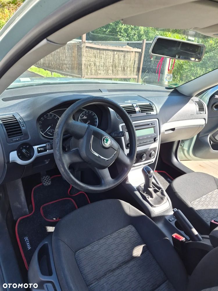 Skoda Octavia 1.6 TDI DPF Ambition - 10