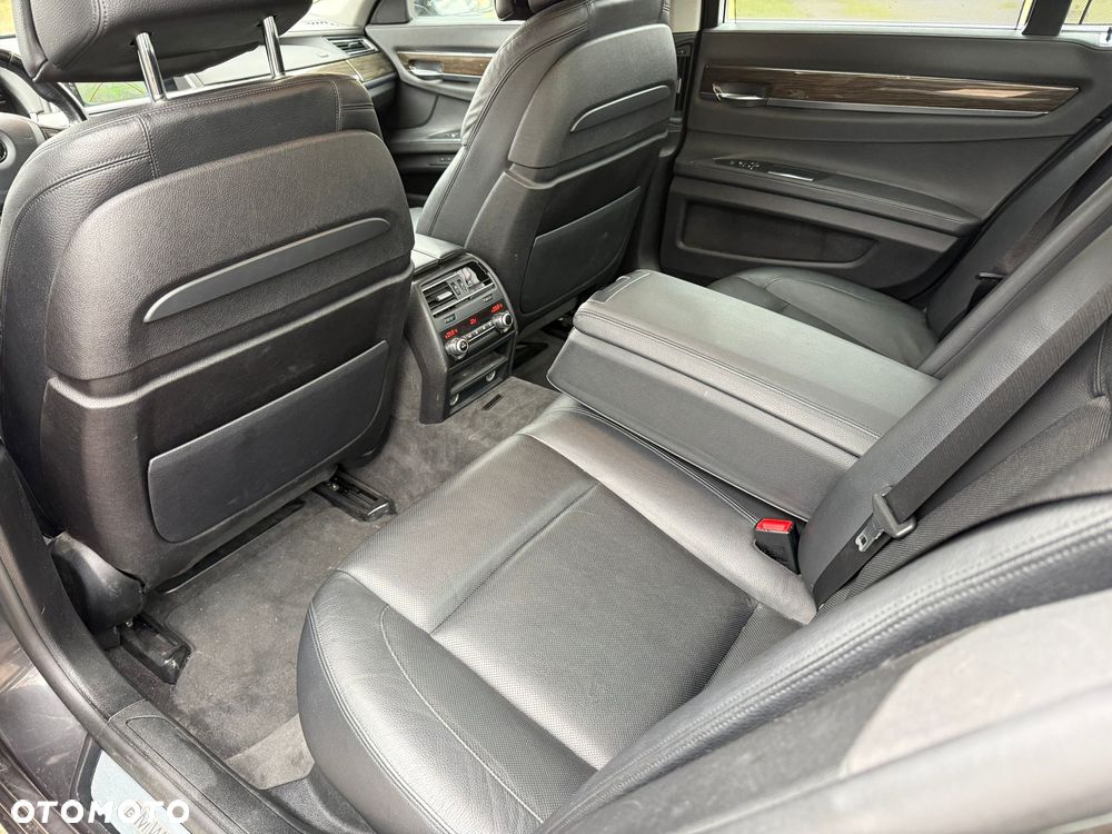 BMW Seria 7 740d xDrive - 15