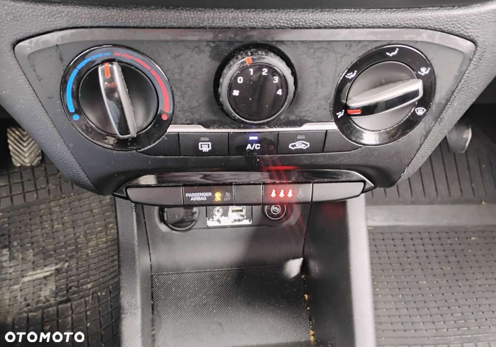 Hyundai i20 - 15