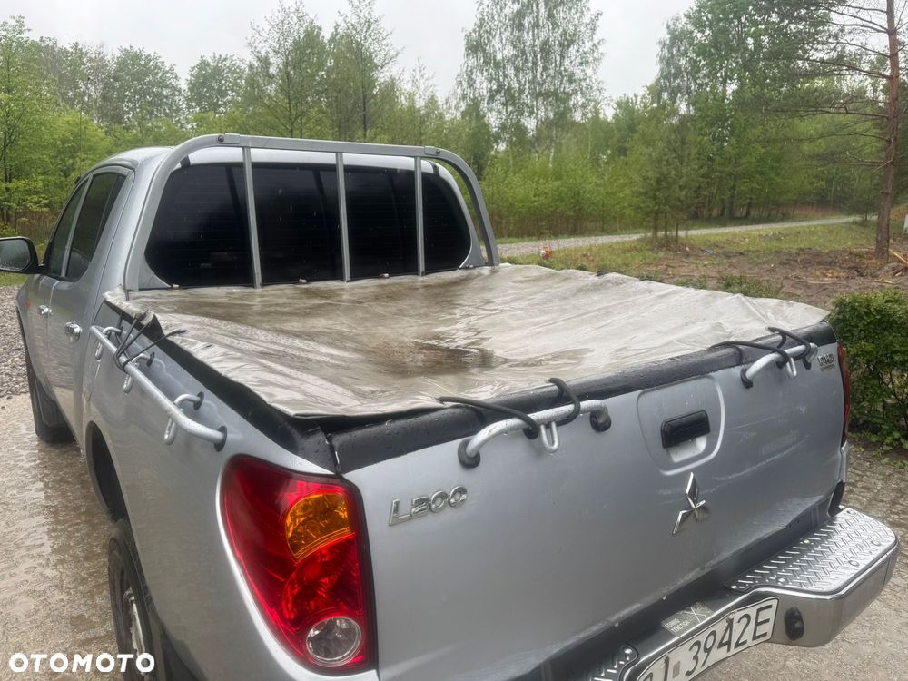 Mitsubishi L200 2.5 DID Intense + - 9