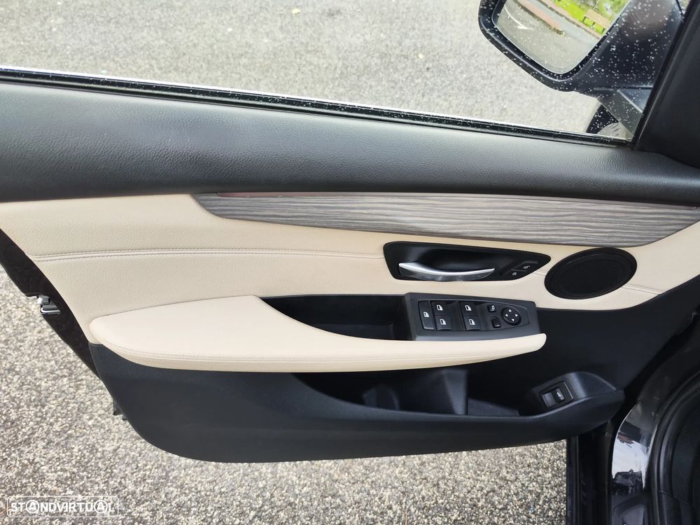 BMW 216 Active Tourer d Aut. Sport Line - 24